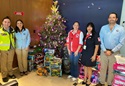 La ASIPONA Progreso entrega juguetes a la Cruz Roja.