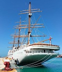 Primer arribo del crucero Sea Cloud Spirit a Puerto Progreso.